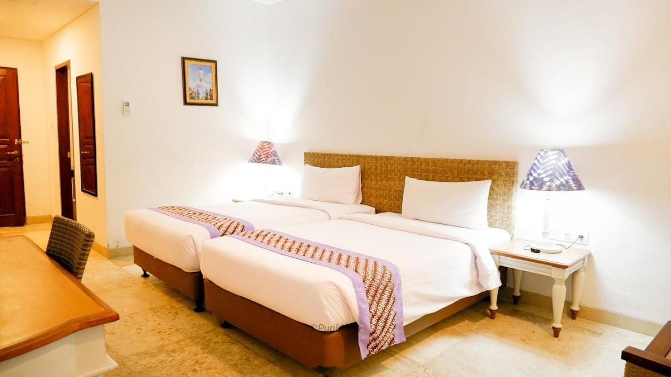 Puri Lovina Hotel Buitenkant foto