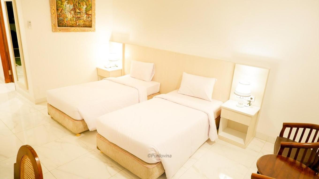 Puri Lovina Hotel Buitenkant foto