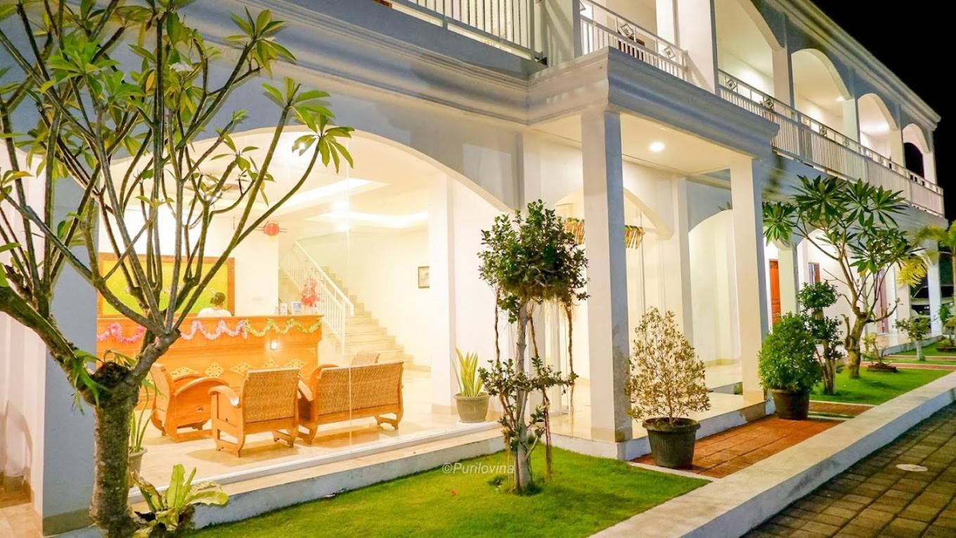 Puri Lovina Hotel Buitenkant foto